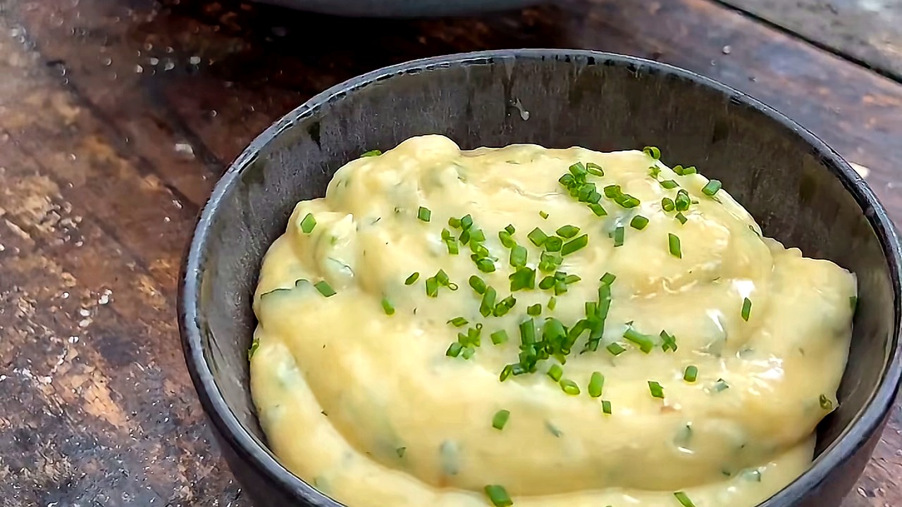 Chef Thom Bateman's Confit Garlic Mayonnaise